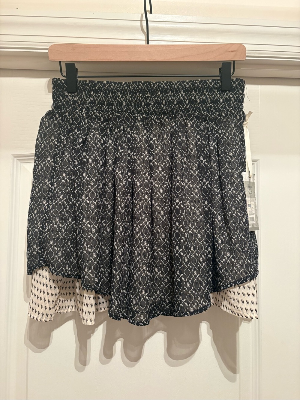 Women’s Converse One Star layered mini skirt size 8 NWT